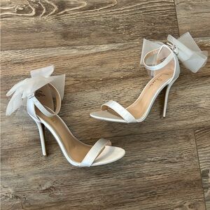Lulus bow heels